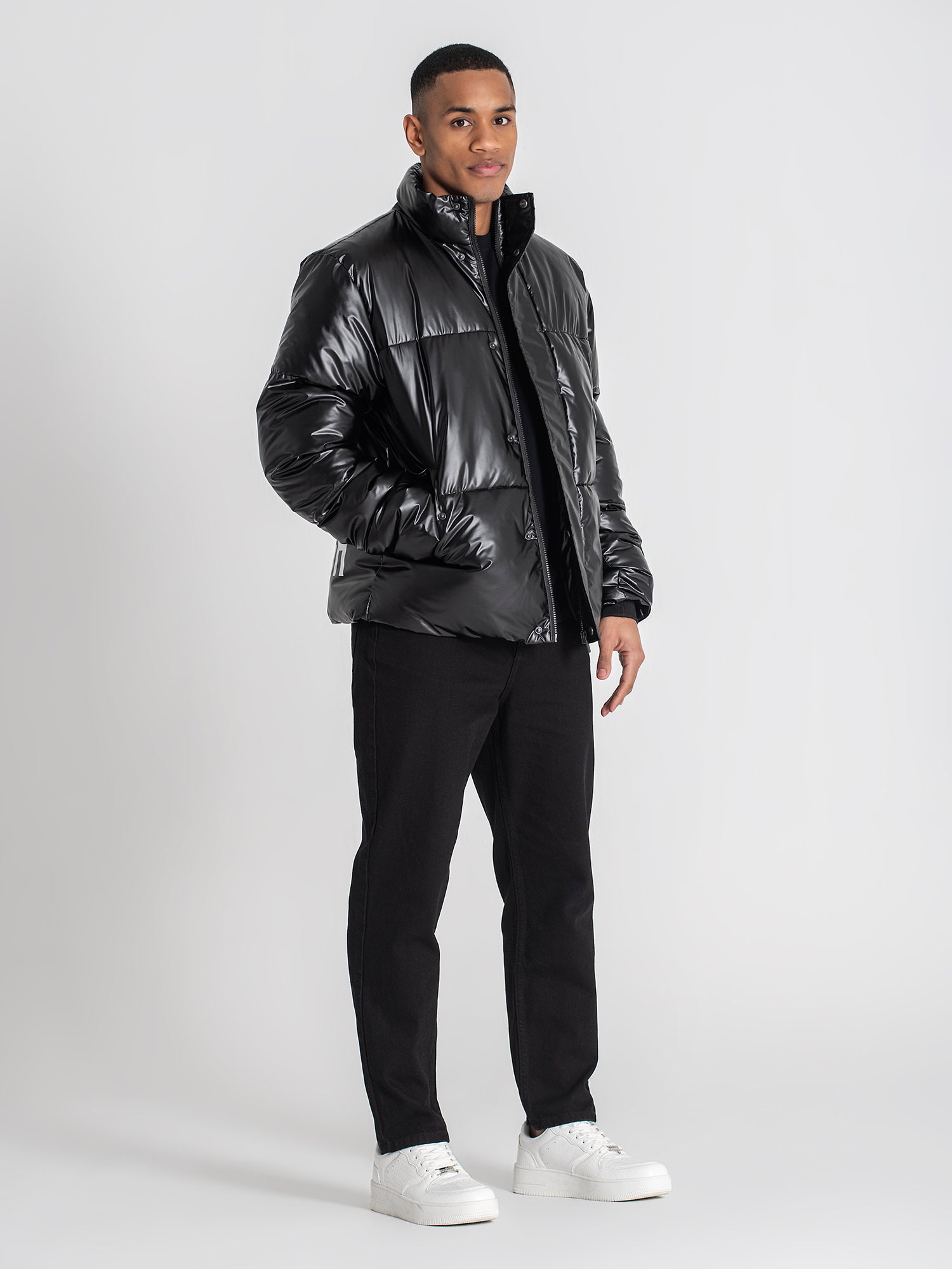 puffers / Black Statement Puffer Jacket
