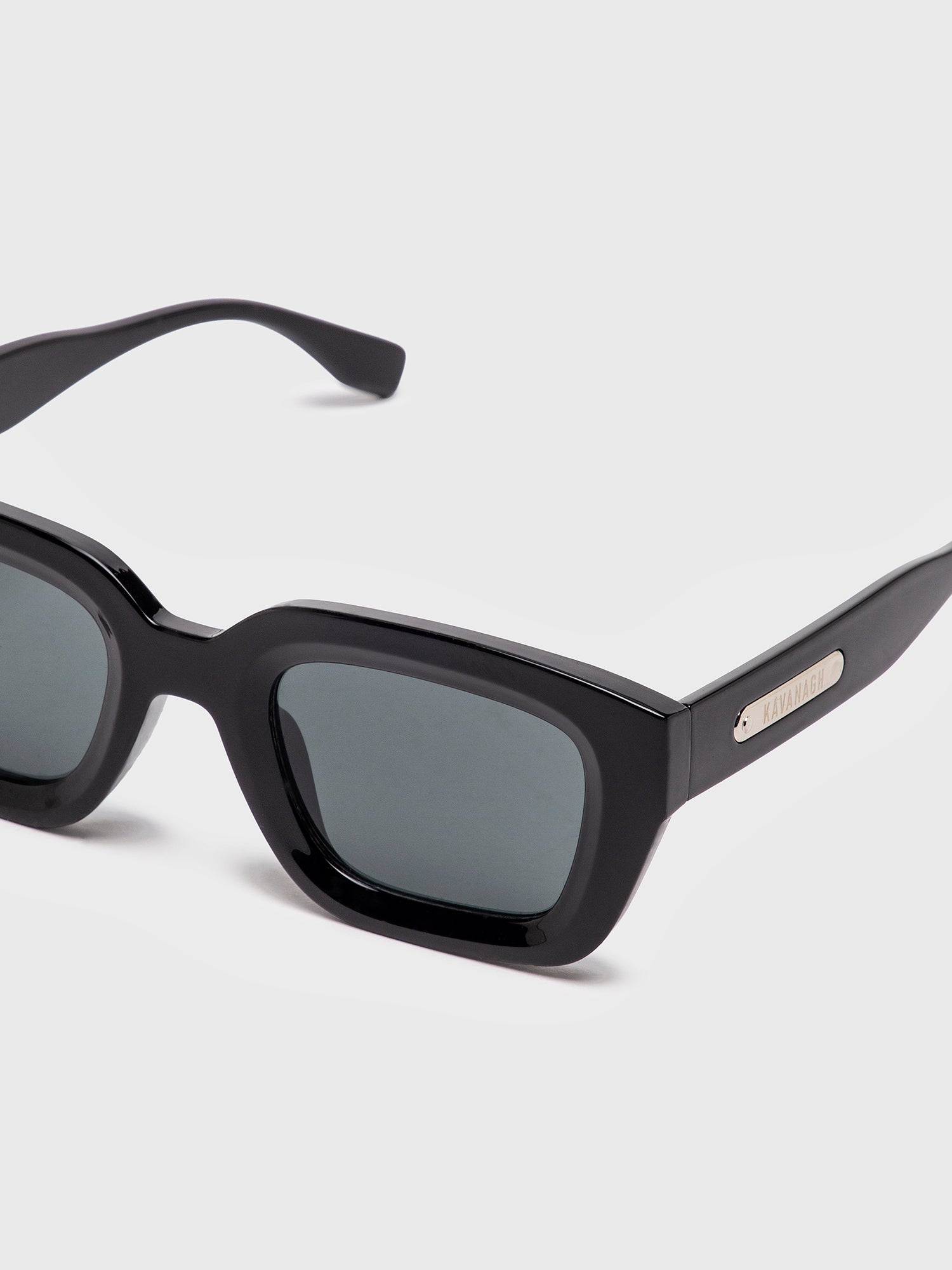sunglasses / Black Bold Sunglasses