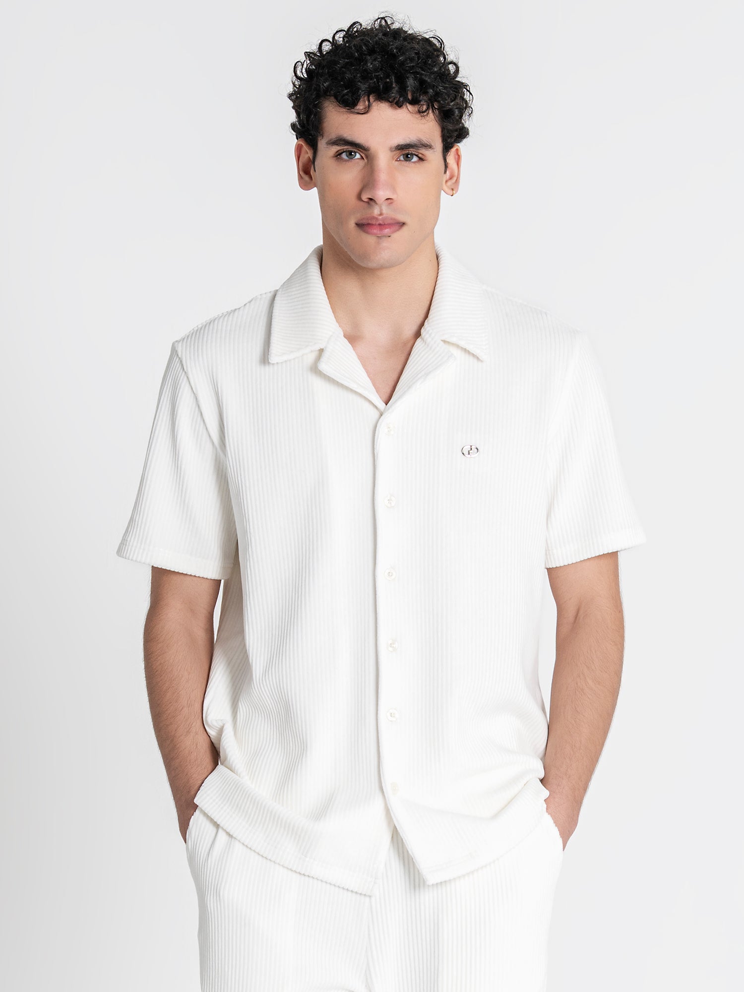 shirts / White Surface Shirt