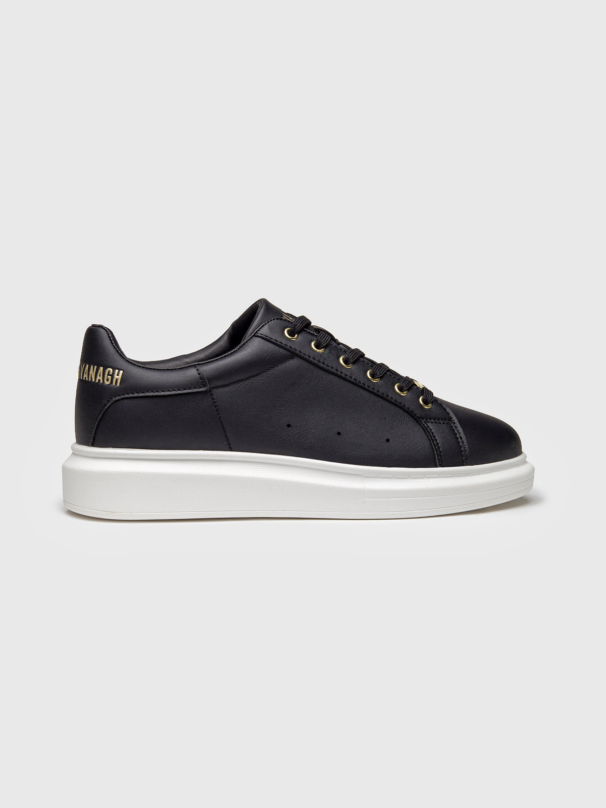 sneakers / Black Core Upscale Sneakers