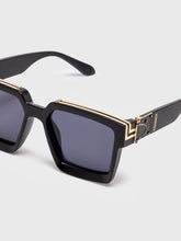 sunglasses / Black Matte Square Sunglasses