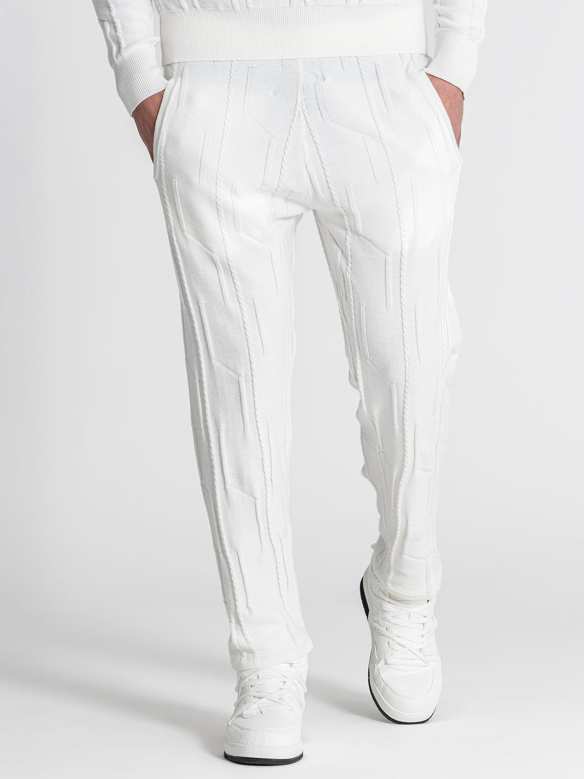 joggers / White G Knit Pants