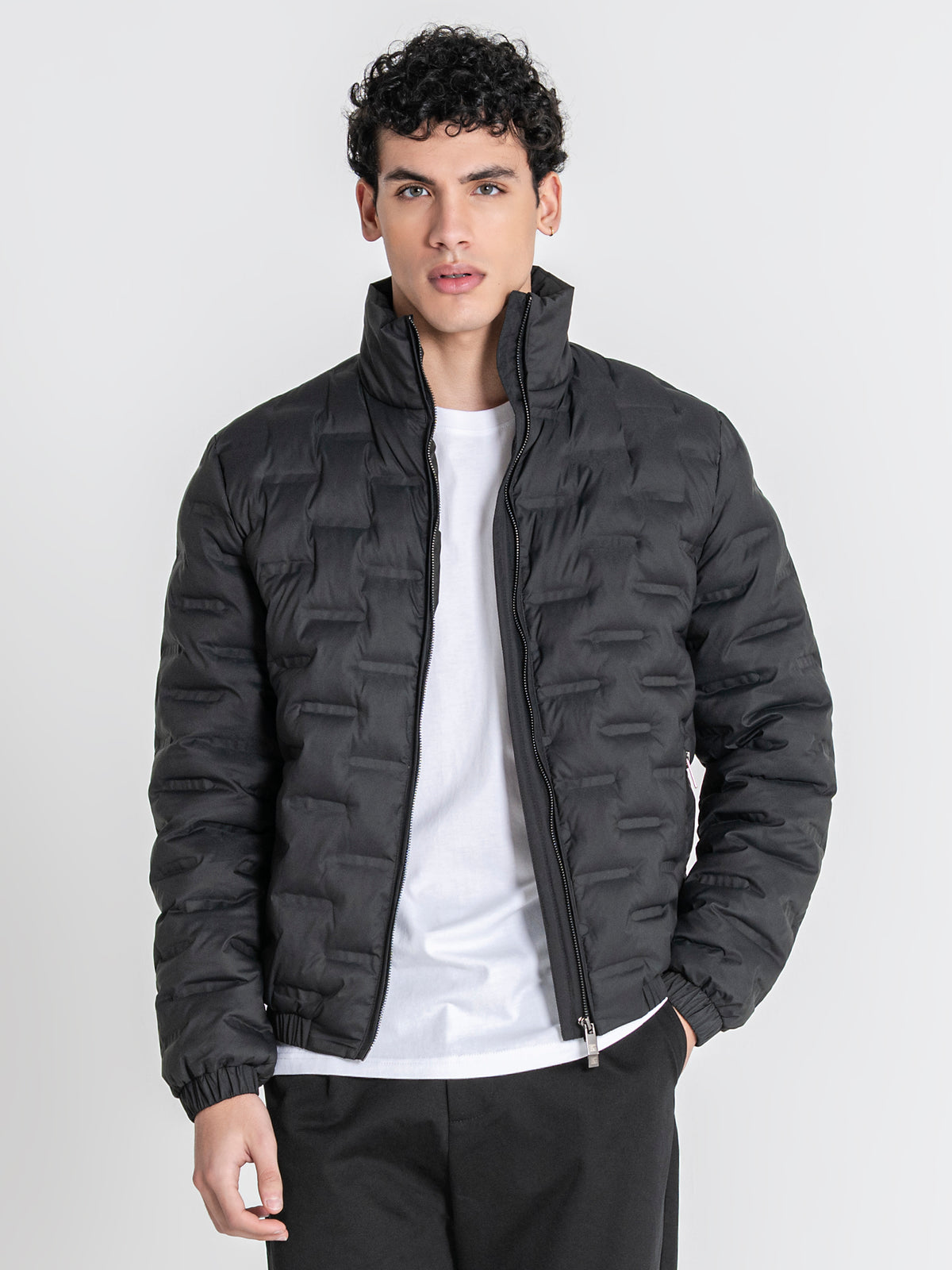 Doudoune Noire Code