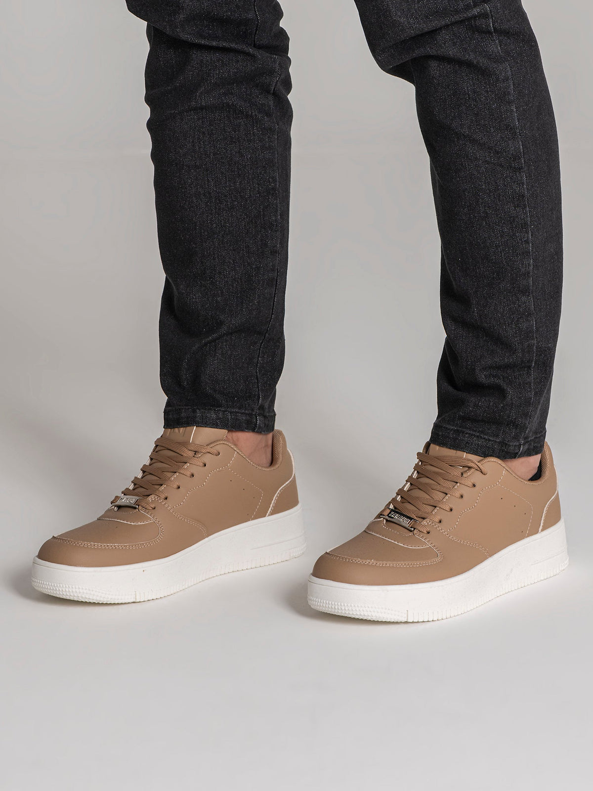 sneakers / Taupe City Ease Sneakers