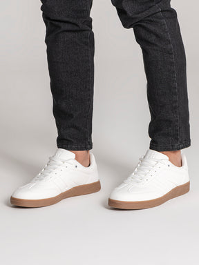 sneakers / White Soft Court Sneakers
