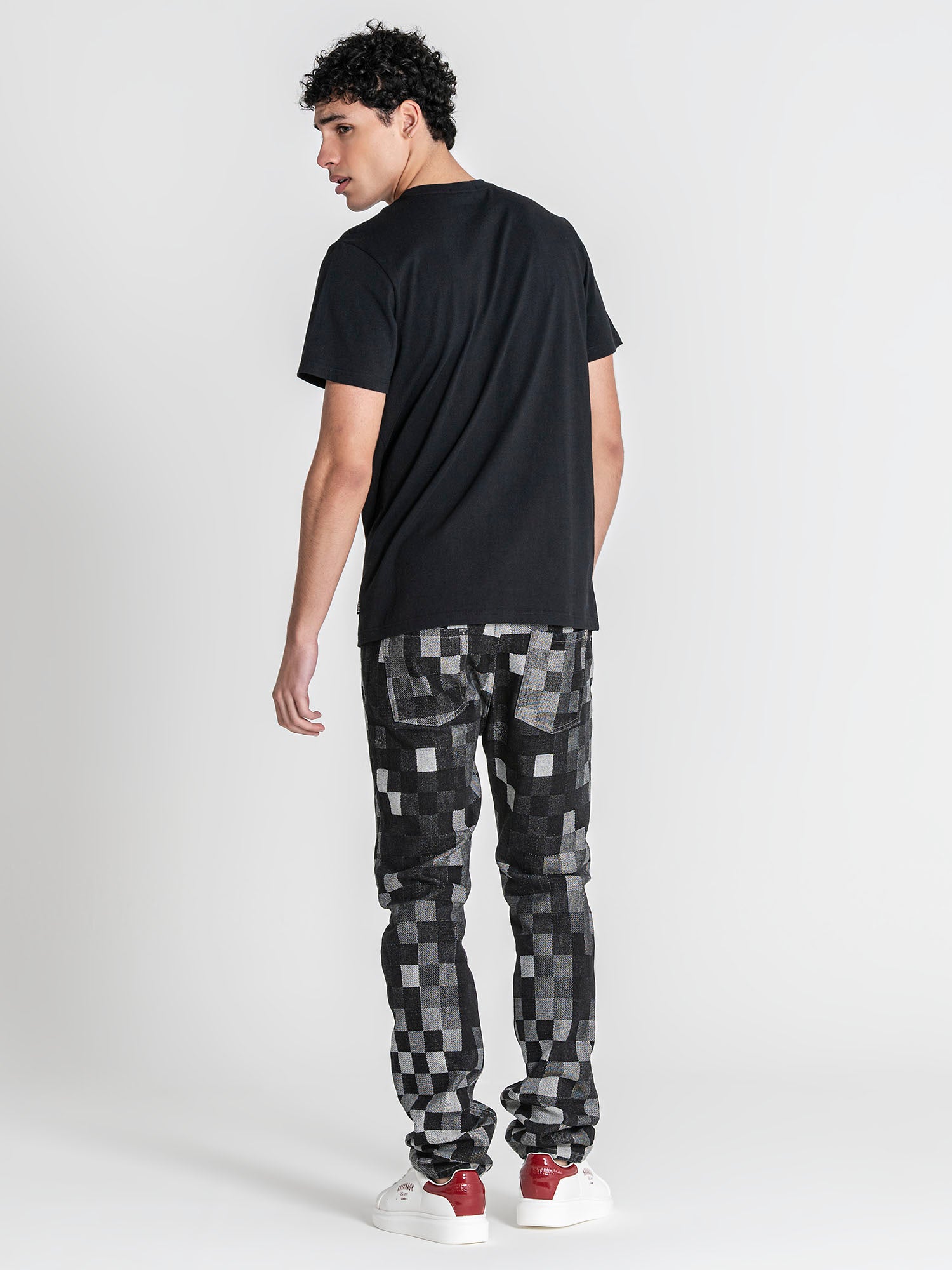 t-shirts / Black Archive Tee