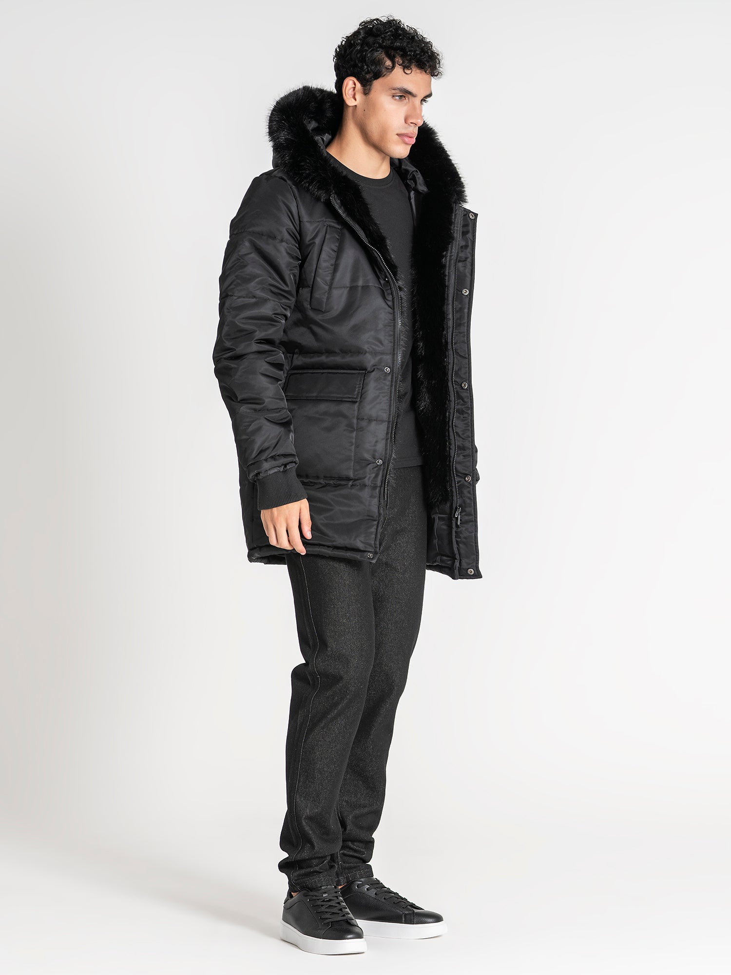 overcoats / Black Depth Coat