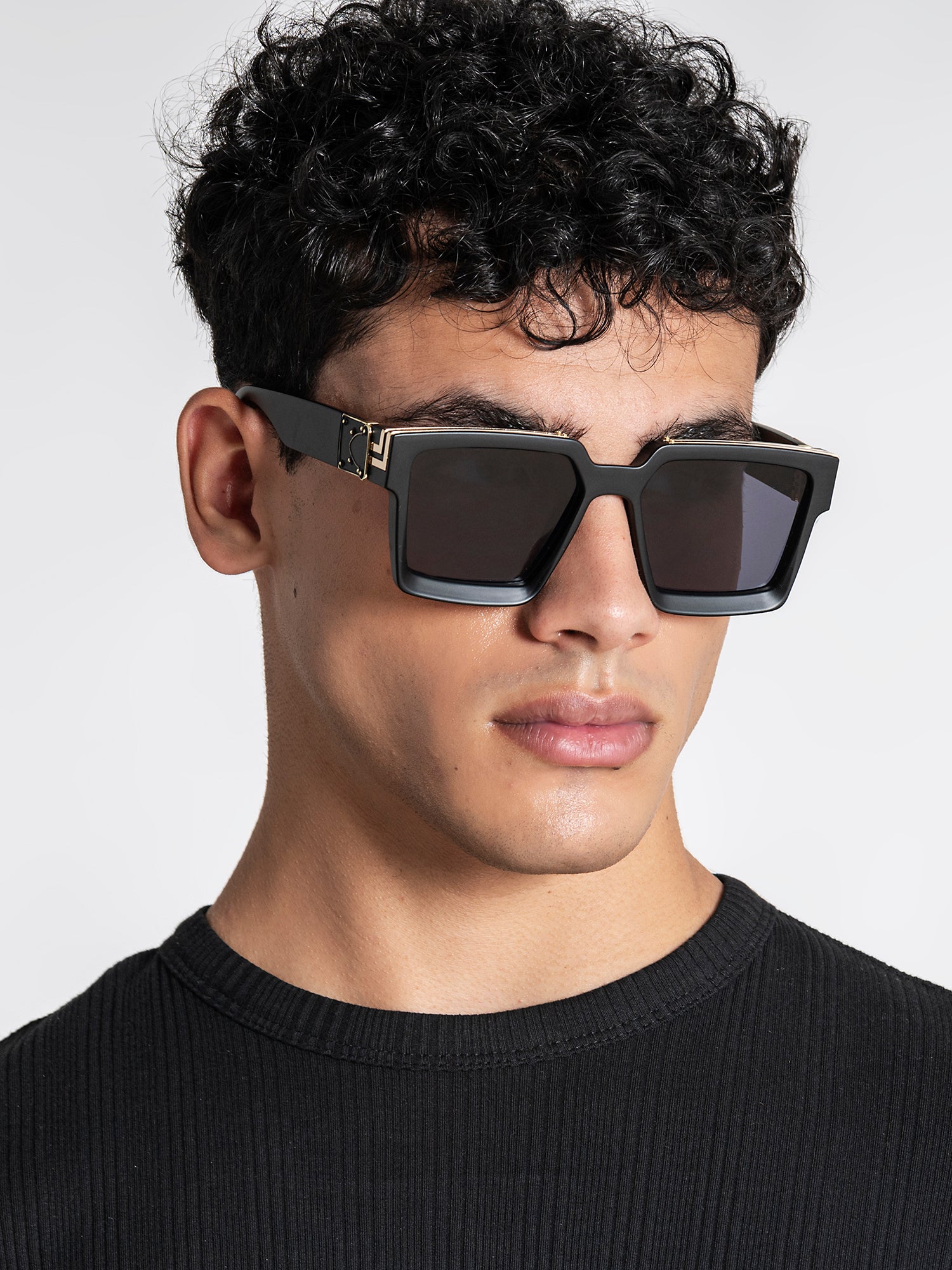 sunglasses / Black Matte Square Sunglasses